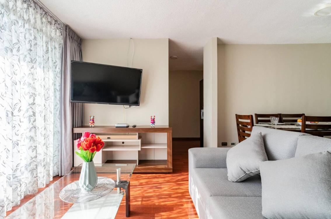 Apartamentos Estela En Alameda Colonial - 5Km Aeropuerto Jorge Chavez Lima Exteriör bild